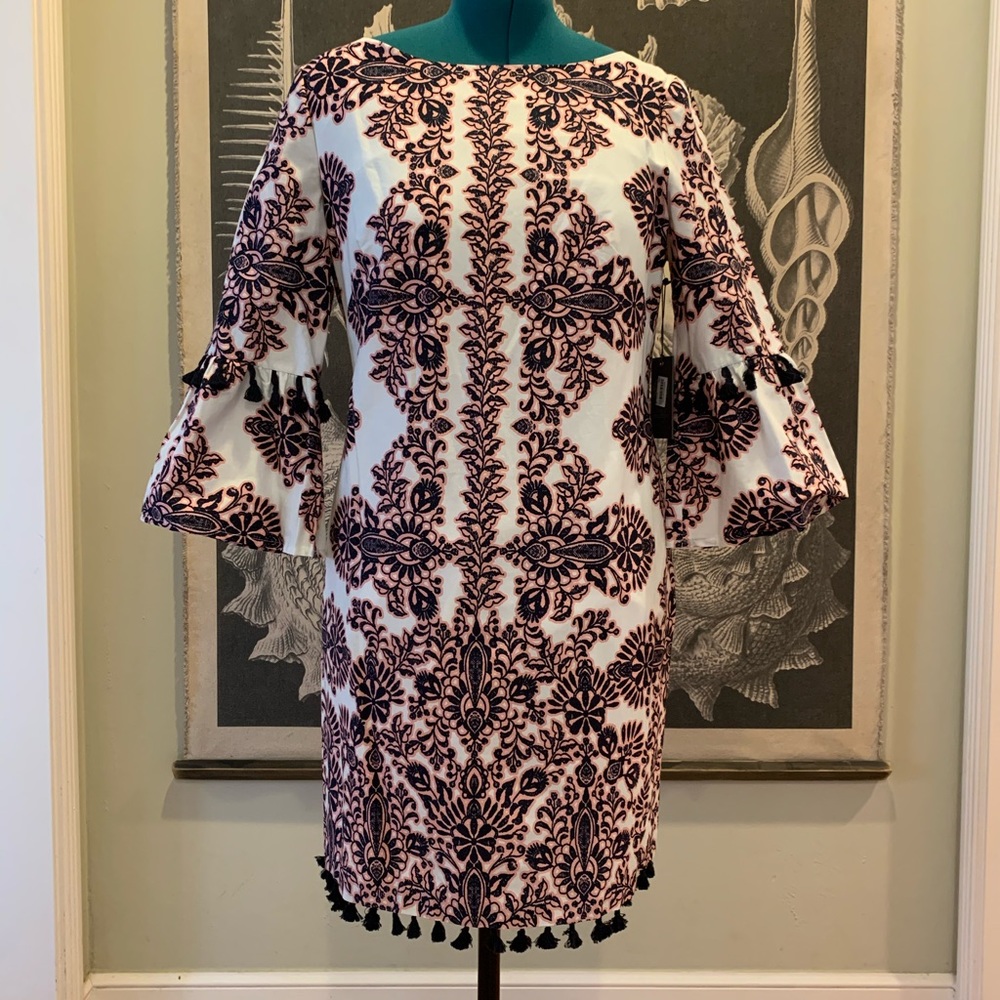 VINCE CAMUTO Dress. Size 14. New with Tags.